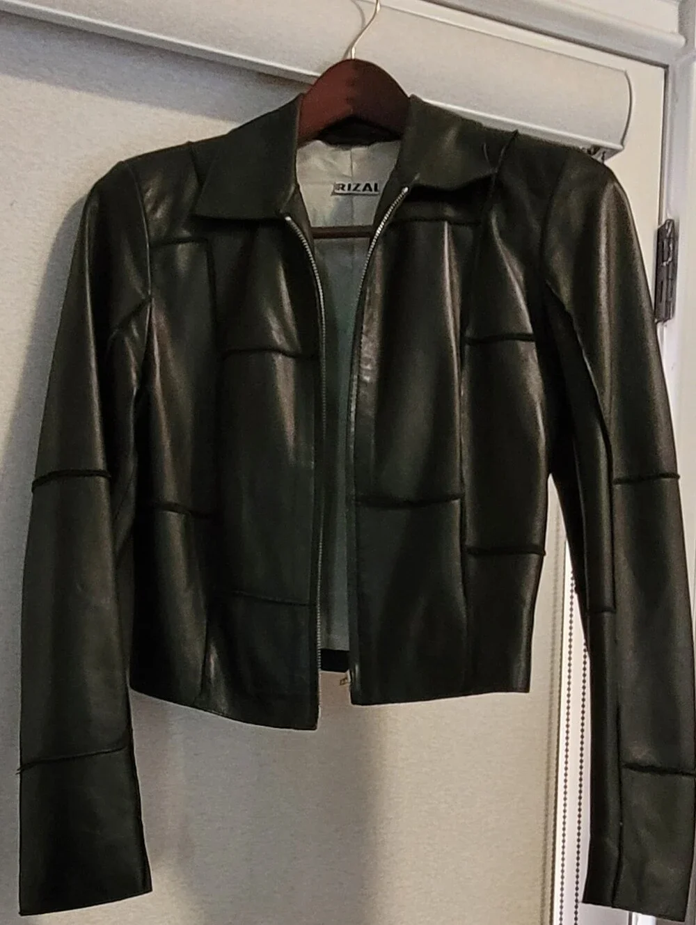 Rizal Women's Black Panel-Detail Lambskin Leather Zip Jacket Rare Find Vintage S